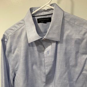 Banana Republic slim fit shirt. Size M